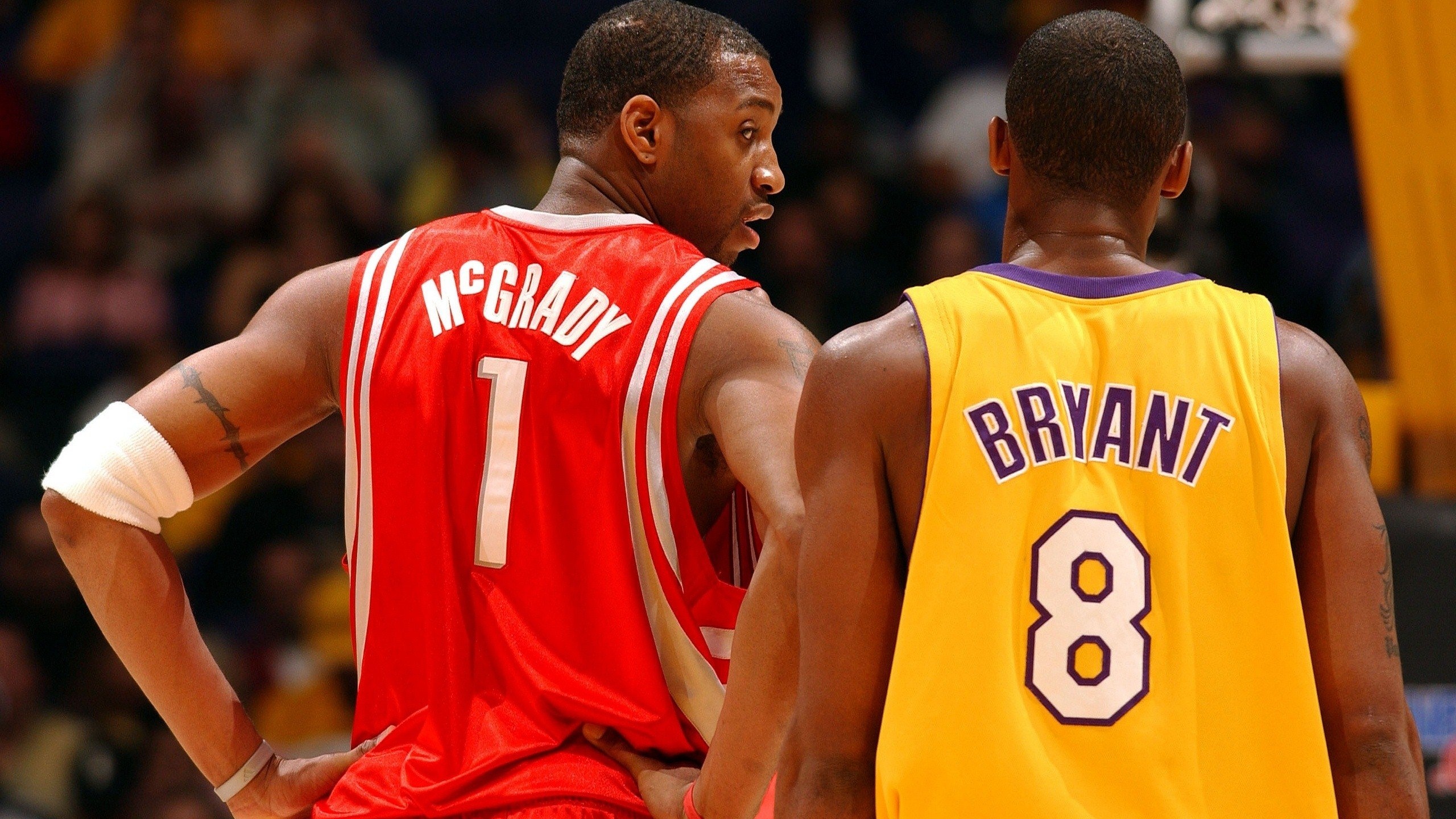 紧张激烈的 紧张激烈的