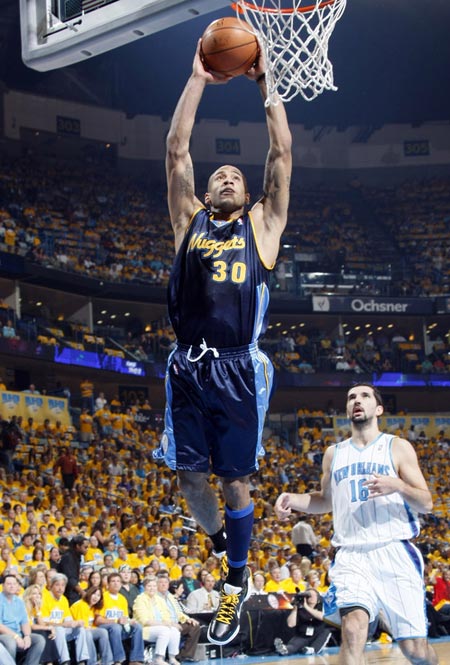 他迅速为球 他迅速为球